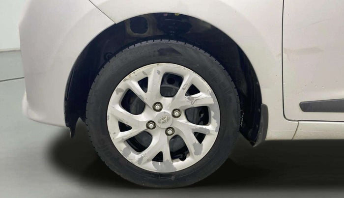 2017 Hyundai Grand i10 SPORTZ (O) 1.2 KAPPA VTVT, CNG, Manual, 1,01,823 km, Left Front Wheel