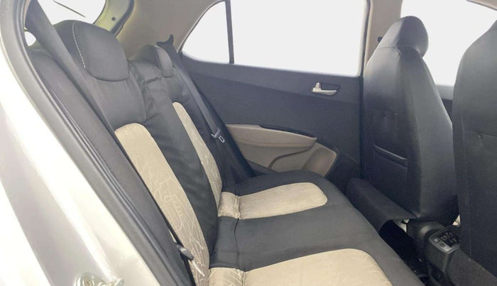 2017 Hyundai Grand i10 SPORTZ (O) 1.2 KAPPA VTVT, CNG, Manual, 1,01,823 km, Right Side Rear Door Cabin