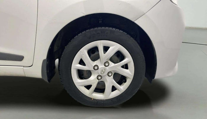 2017 Hyundai Grand i10 SPORTZ (O) 1.2 KAPPA VTVT, CNG, Manual, 1,01,823 km, Right Front Wheel