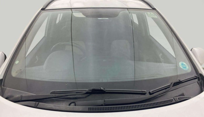 2017 Hyundai Grand i10 SPORTZ (O) 1.2 KAPPA VTVT, CNG, Manual, 1,01,823 km, Front Windshield