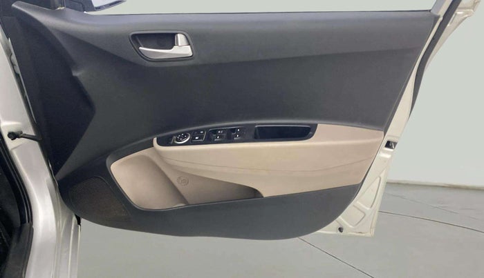 2017 Hyundai Grand i10 SPORTZ (O) 1.2 KAPPA VTVT, CNG, Manual, 1,01,823 km, Driver Side Door Panels Control
