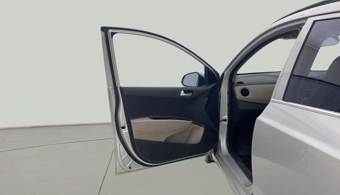 2017 Hyundai Grand i10 SPORTZ (O) 1.2 KAPPA VTVT, CNG, Manual, 1,01,823 km, LHS Front Door