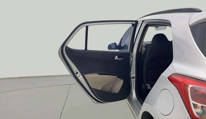 2017 Hyundai Grand i10 SPORTZ (O) 1.2 KAPPA VTVT, CNG, Manual, 1,01,823 km, LHS Rear Door