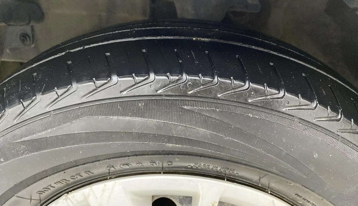 2013 Hyundai i10 SPORTZ 1.1, Petrol, Manual, 82,325 km, Left Front Tyre Tread