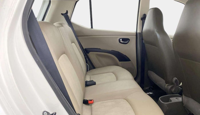 2013 Hyundai i10 SPORTZ 1.1, Petrol, Manual, 82,325 km, Right Side Rear Door Cabin