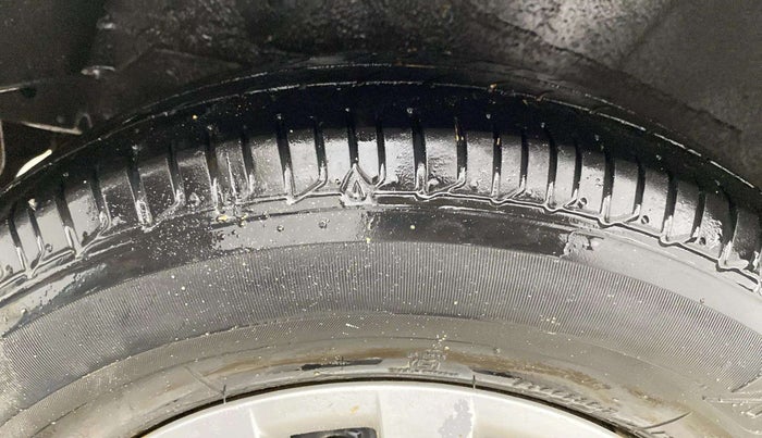 2013 Hyundai i10 SPORTZ 1.1, Petrol, Manual, 82,325 km, Right Rear Tyre Tread