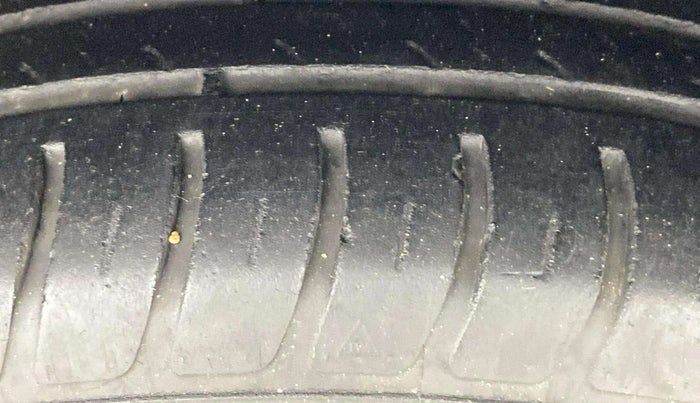 2021 Maruti Dzire VXI, Petrol, Manual, 51,203 km, Right Front Tyre Tread