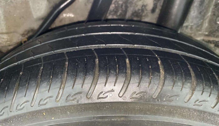 2014 Honda Amaze 1.5L I-DTEC SX, Diesel, Manual, 1,05,635 km, Left Rear Tyre Tread