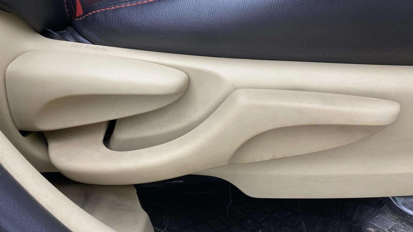 2018 Toyota YARIS J CVT, Petrol, Automatic, 55,139 km, Driver Side Adjustment Panel