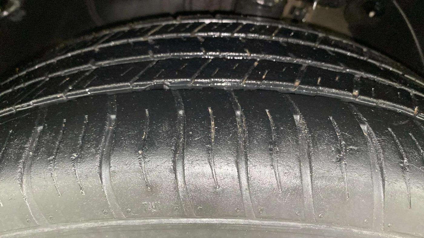 2017 Hyundai Tucson GLS 2WD AT DIESEL, Diesel, Automatic, 95,812 km, Left Front Tyre Tread
