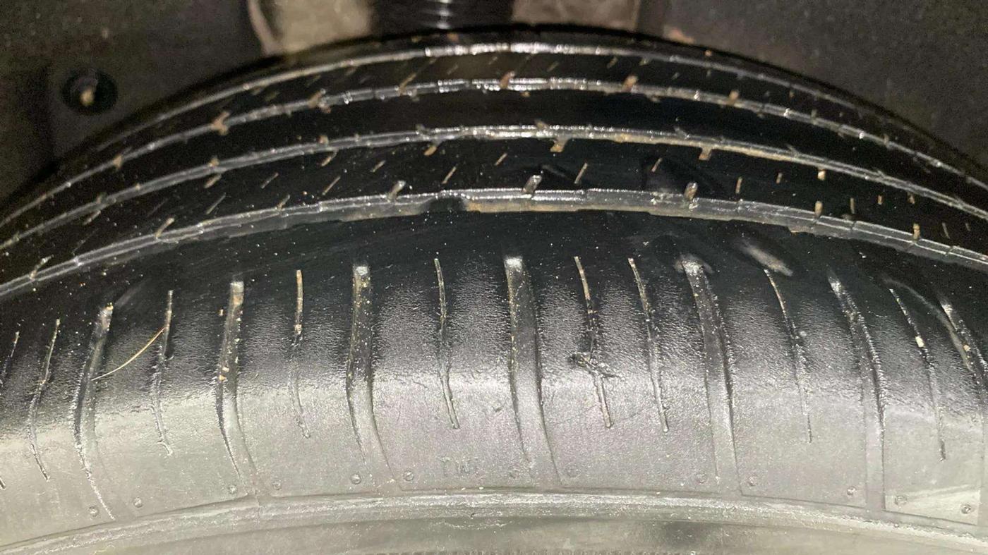 2017 Hyundai Tucson GLS 2WD AT DIESEL, Diesel, Automatic, 95,812 km, Right Rear Tyre Tread