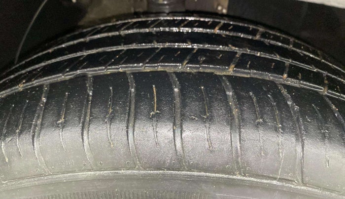 2017 Hyundai Tucson GLS 2WD AT DIESEL, Diesel, Automatic, 95,812 km, Right Front Tyre Tread