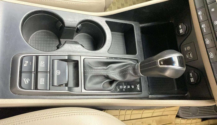 2017 Hyundai Tucson GLS 2WD AT DIESEL, Diesel, Automatic, 95,812 km, Gear Lever