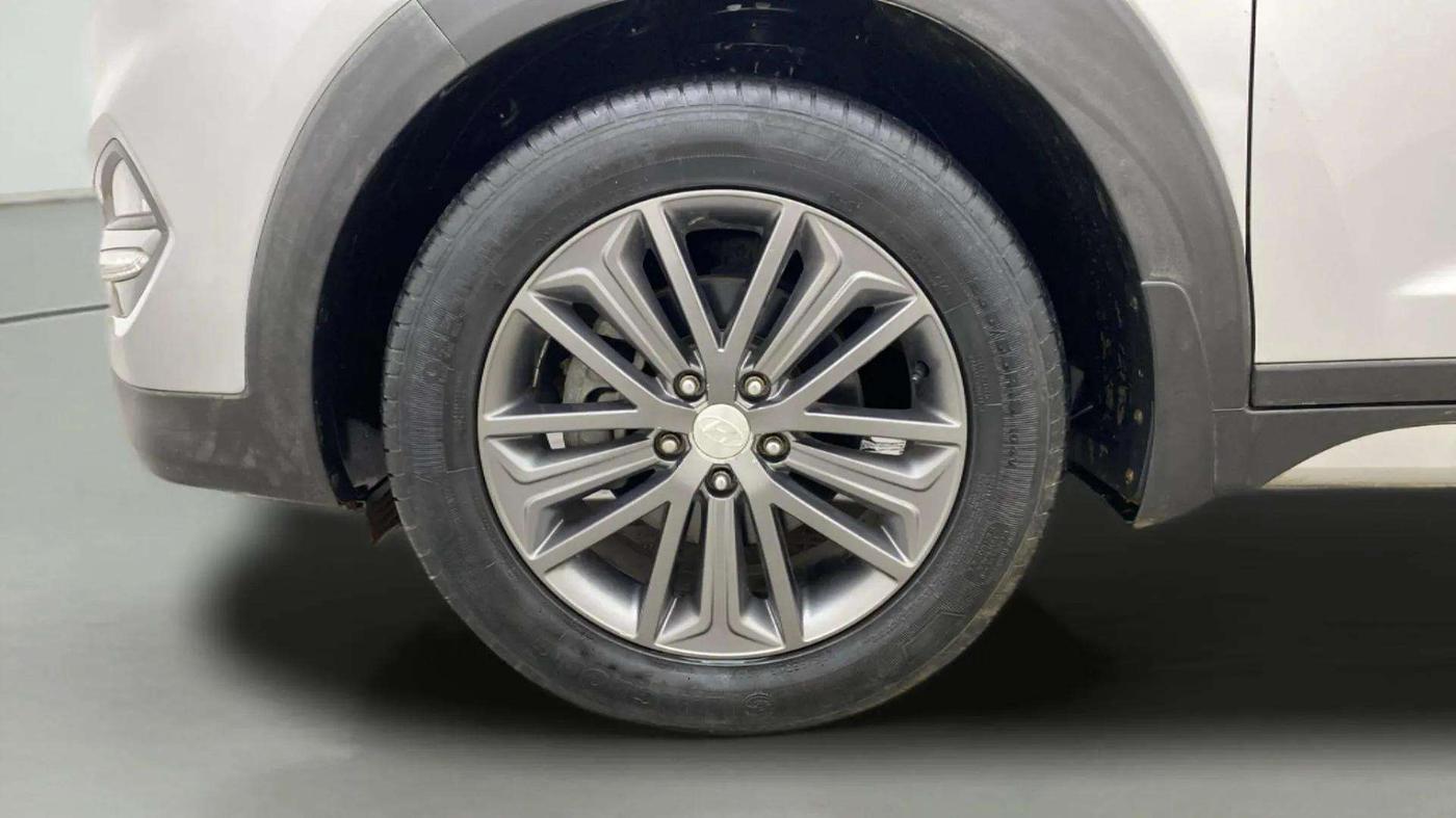 2017 Hyundai Tucson GLS 2WD AT DIESEL, Diesel, Automatic, 95,812 km, Left Front Wheel