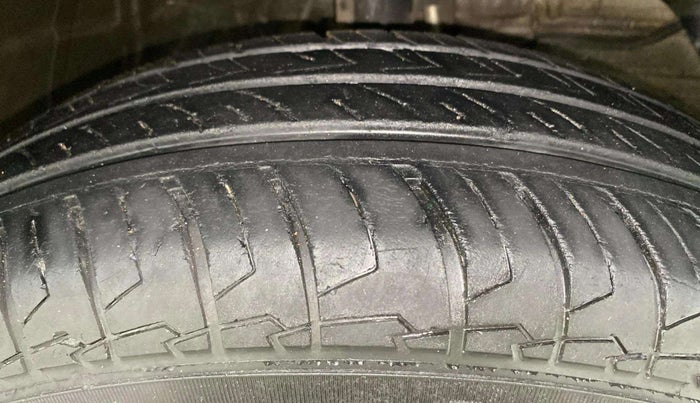 2023 Maruti Dzire VXI, Petrol, Manual, 38,149 km, Right Front Tyre Tread