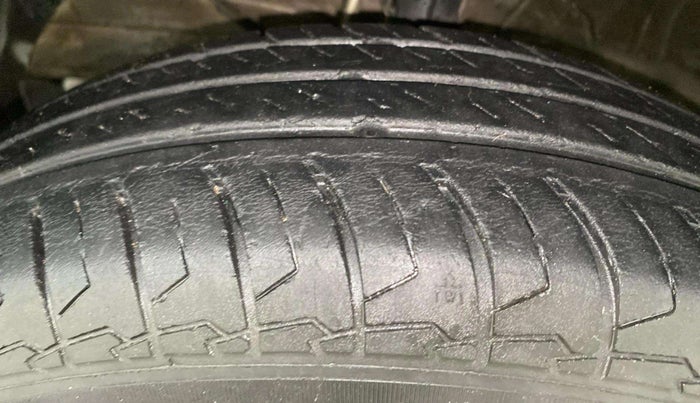 2023 Maruti Dzire VXI, Petrol, Manual, 38,149 km, Left Front Tyre Tread