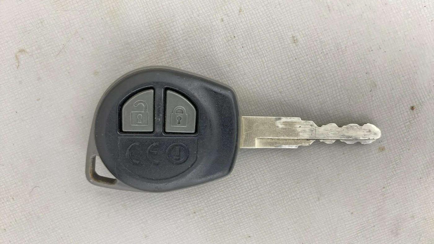 2023 Maruti Dzire VXI, Petrol, Manual, 38,149 km, Key Close Up