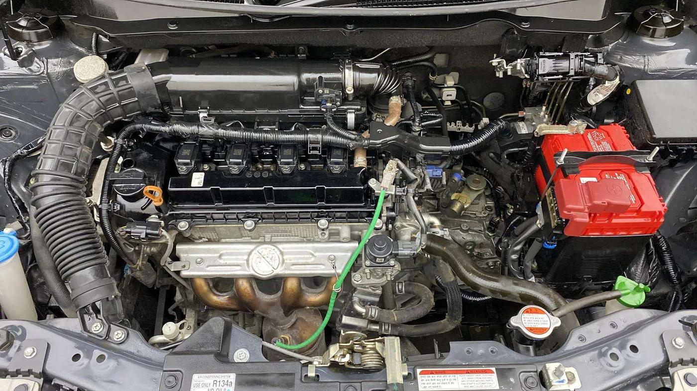 2023 Maruti Dzire VXI, Petrol, Manual, 38,149 km, Engine View