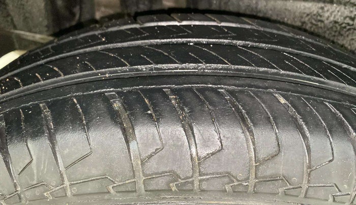 2023 Maruti Dzire VXI, Petrol, Manual, 38,149 km, Right Rear Tyre Tread