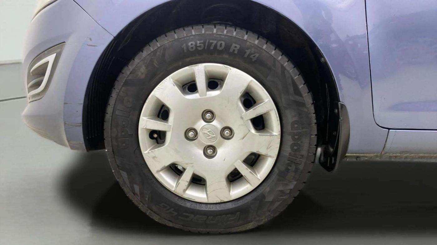 2014 Hyundai i20 MAGNA 1.2, Petrol, Manual, 33,921 km, Left Front Wheel