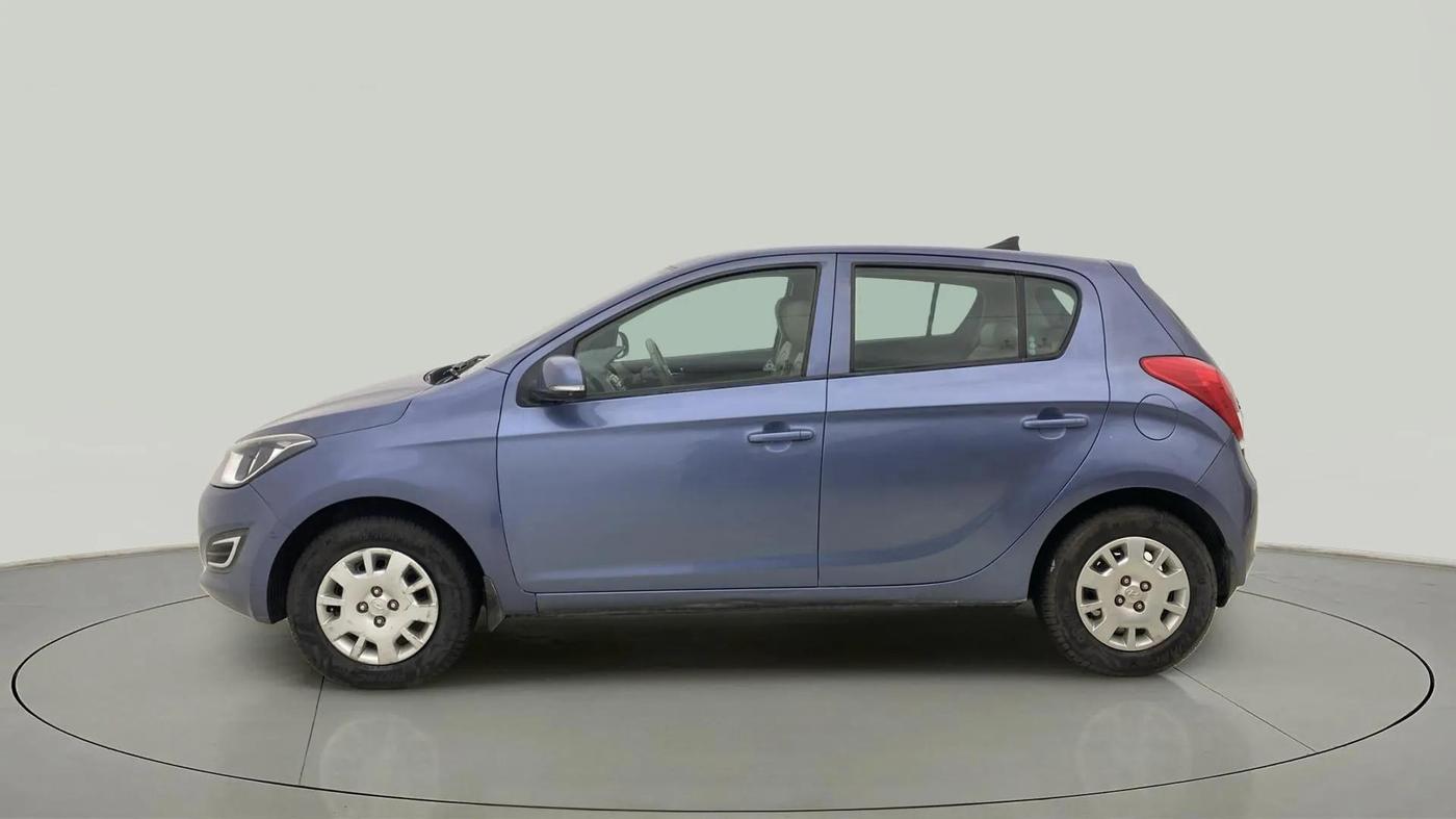 2014 Hyundai i20 MAGNA 1.2, Petrol, Manual, 33,921 km, Left Side