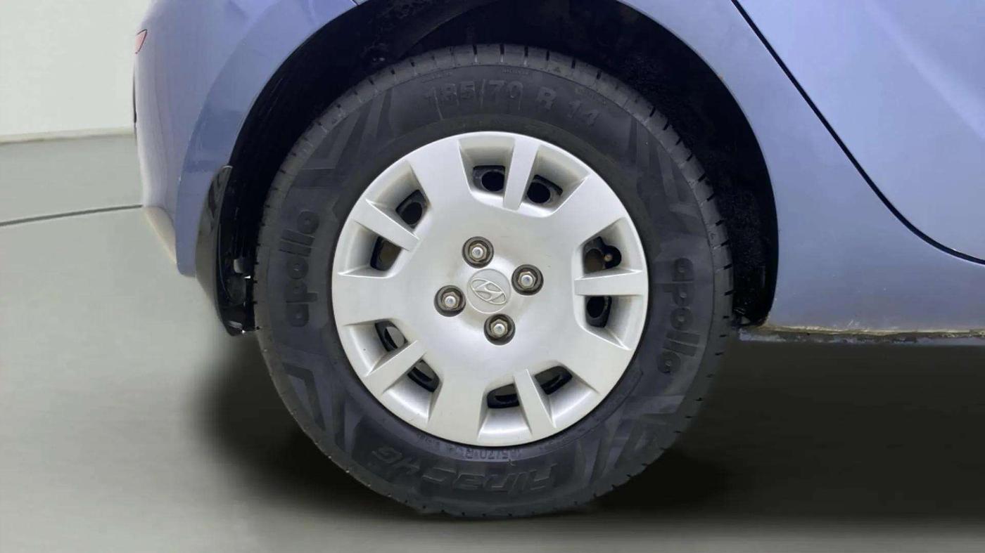 2014 Hyundai i20 MAGNA 1.2, Petrol, Manual, 33,921 km, Right Rear Wheel