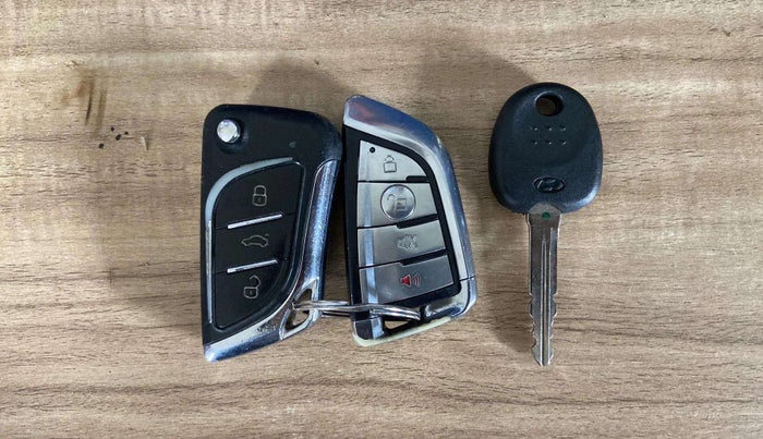 2018 Hyundai NEW SANTRO SPORTZ AMT, Petrol, Automatic, 99,060 km, Key Close Up