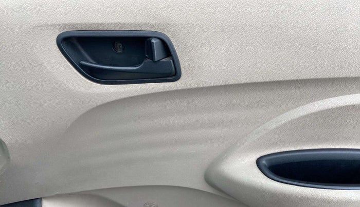 2018 Hyundai NEW SANTRO SPORTZ AMT, Petrol, Automatic, 99,060 km, Driver Side Door Panels Control
