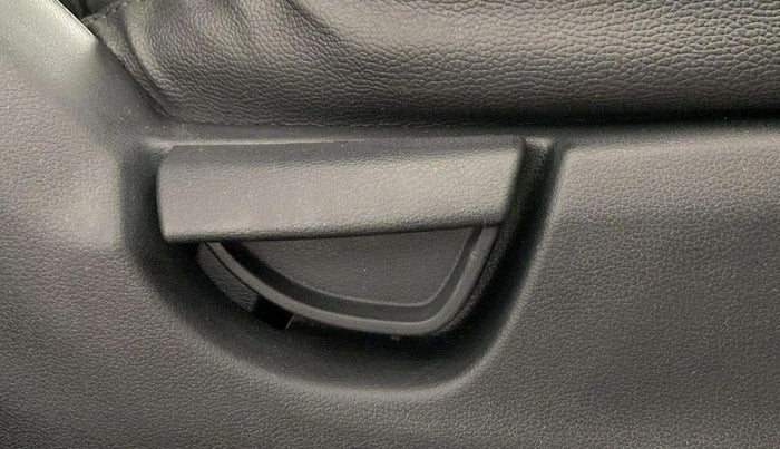 2019 Hyundai NEW SANTRO SPORTZ AMT, Petrol, Automatic, 51,392 km, Driver Side Adjustment Panel