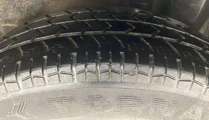 2014 Maruti Ritz ZDI, Diesel, Manual, 91,610 km, Left Rear Tyre Tread
