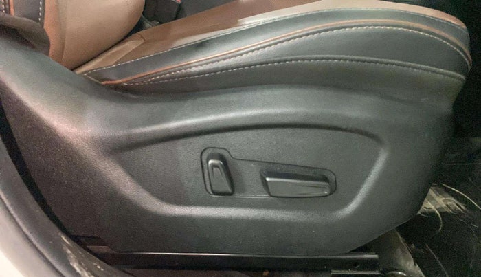 2022 Hyundai ALCAZAR 1.5 PRESTIGE EXE 7S, Diesel, Manual, 86,962 km, Driver Side Adjustment Panel