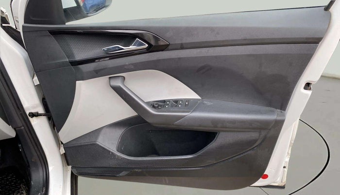 2023 Skoda KUSHAQ STYLE 1.0L TSI AT, Petrol, Automatic, 36,348 km, Driver Side Door Panels Control