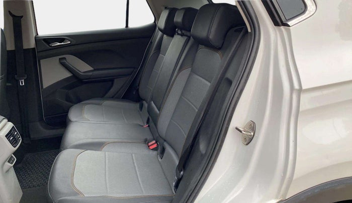 2023 Skoda KUSHAQ STYLE 1.0L TSI AT, Petrol, Automatic, 36,348 km, Right Side Rear Door Cabin
