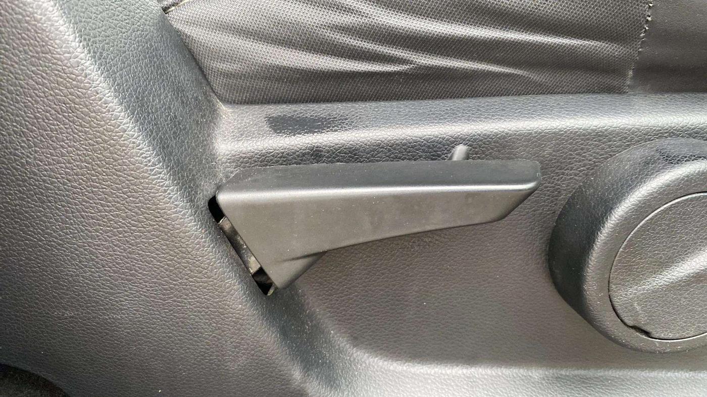 2021 Mahindra Thar LX  P 4WD AT CONVERTIBLE, Petrol, Automatic, 15,541 km, Driver Side Adjustment Panel