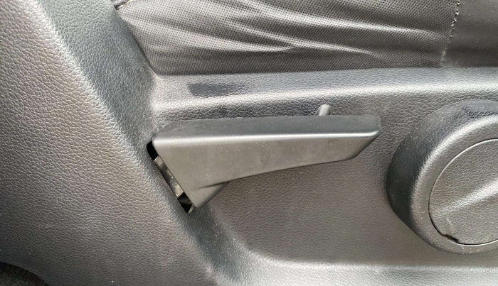 2021 Mahindra Thar LX  P 4WD AT CONVERTIBLE, Petrol, Automatic, 15,494 km, Driver Side Adjustment Panel