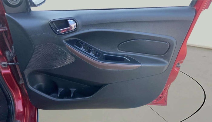 2019 Ford FREESTYLE TITANIUM 1.2 PETROL, Petrol, Manual, 61,229 km, Driver Side Door Panels Control