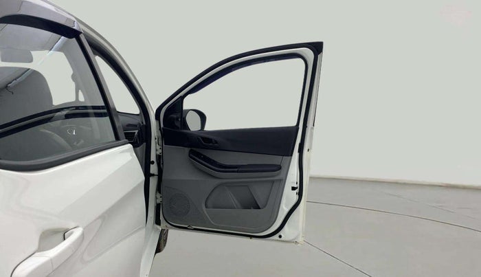 2023 Tata Tiago XT CNG, CNG, Manual, 24,726 km, RHS Front Door