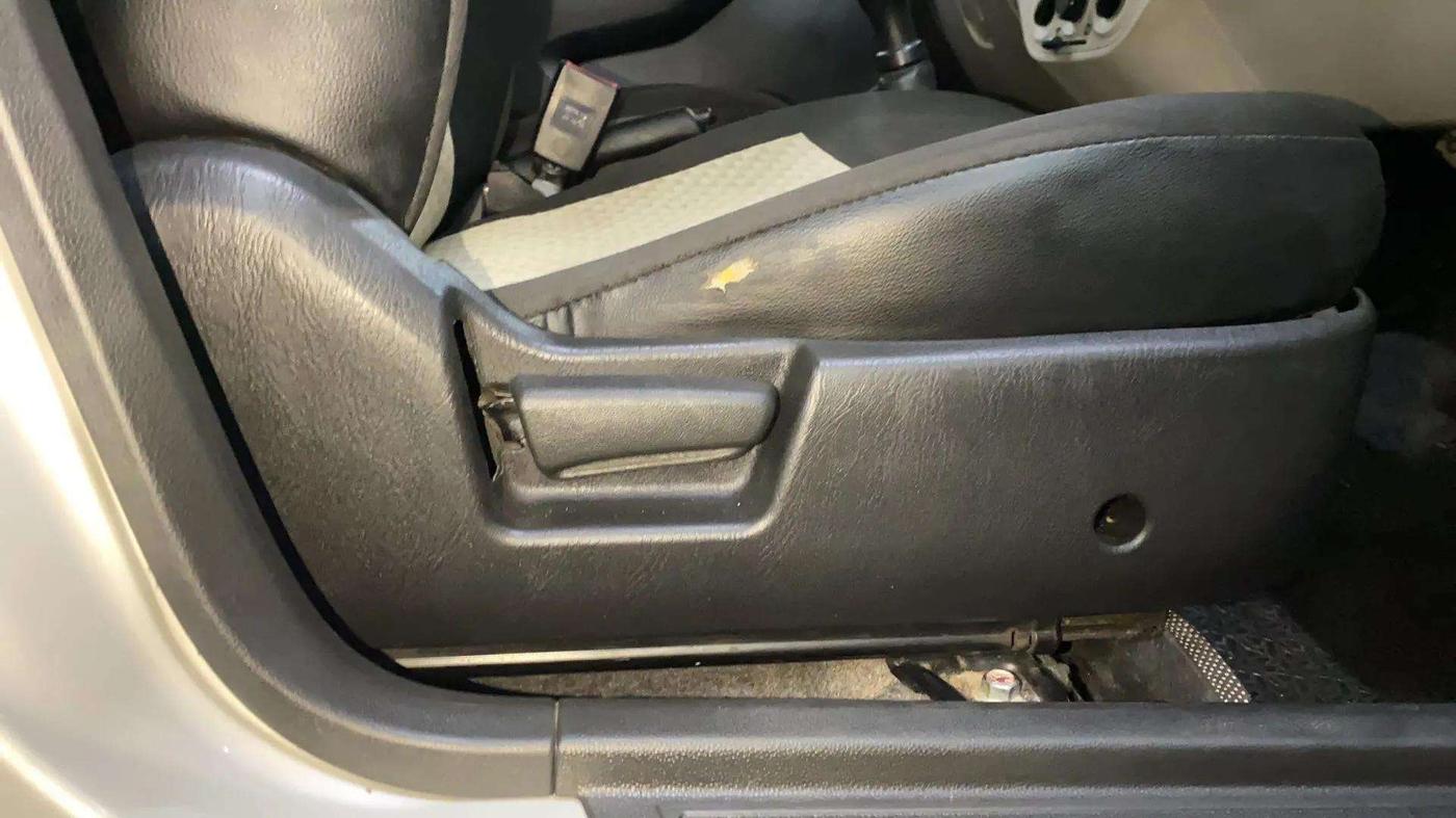 2023 Maruti Alto VXI, Petrol, Manual, 26,916 km, Driver Side Adjustment Panel