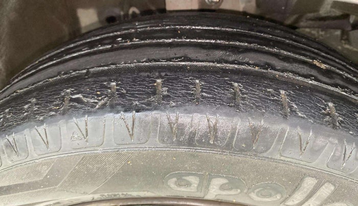 2015 Honda Jazz 1.2L I-VTEC SV, CNG, Manual, 58,607 km, Right Front Tyre Tread