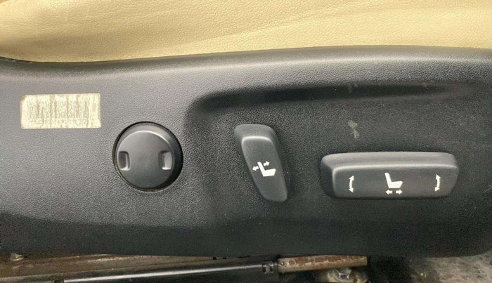2019 Toyota Corolla Altis VL CVT PETROL, Petrol, Automatic, 78,356 km, Driver Side Adjustment Panel