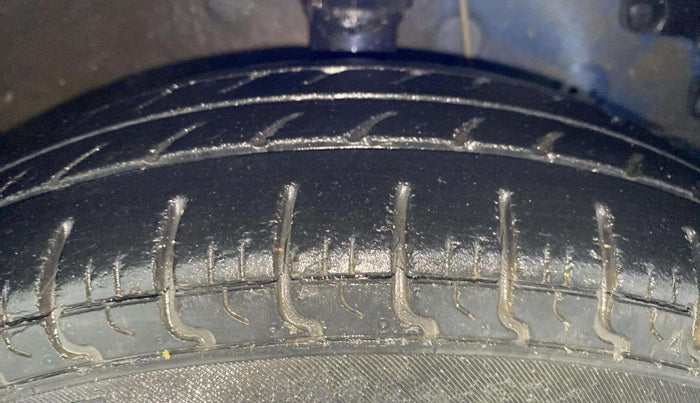 2015 Hyundai Eon ERA +, Petrol, Manual, 30,092 km, Right Front Tyre Tread