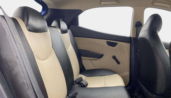 2015 Hyundai Eon ERA +, Petrol, Manual, 30,092 km, Right Side Rear Door Cabin