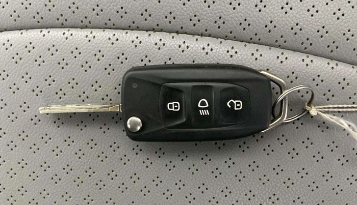 2023 Tata Tiago XT RHYTHM PETROL, Petrol, Manual, 14,809 km, Key Close Up