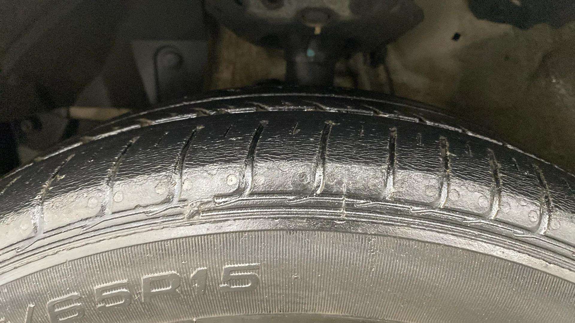 LHS-Front-Tyre-Tread-20