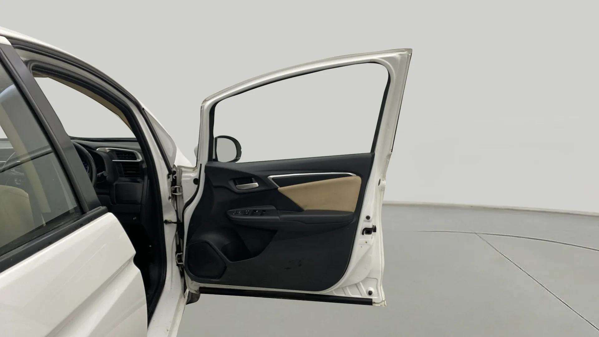 RHS-Front-Door-Open-32