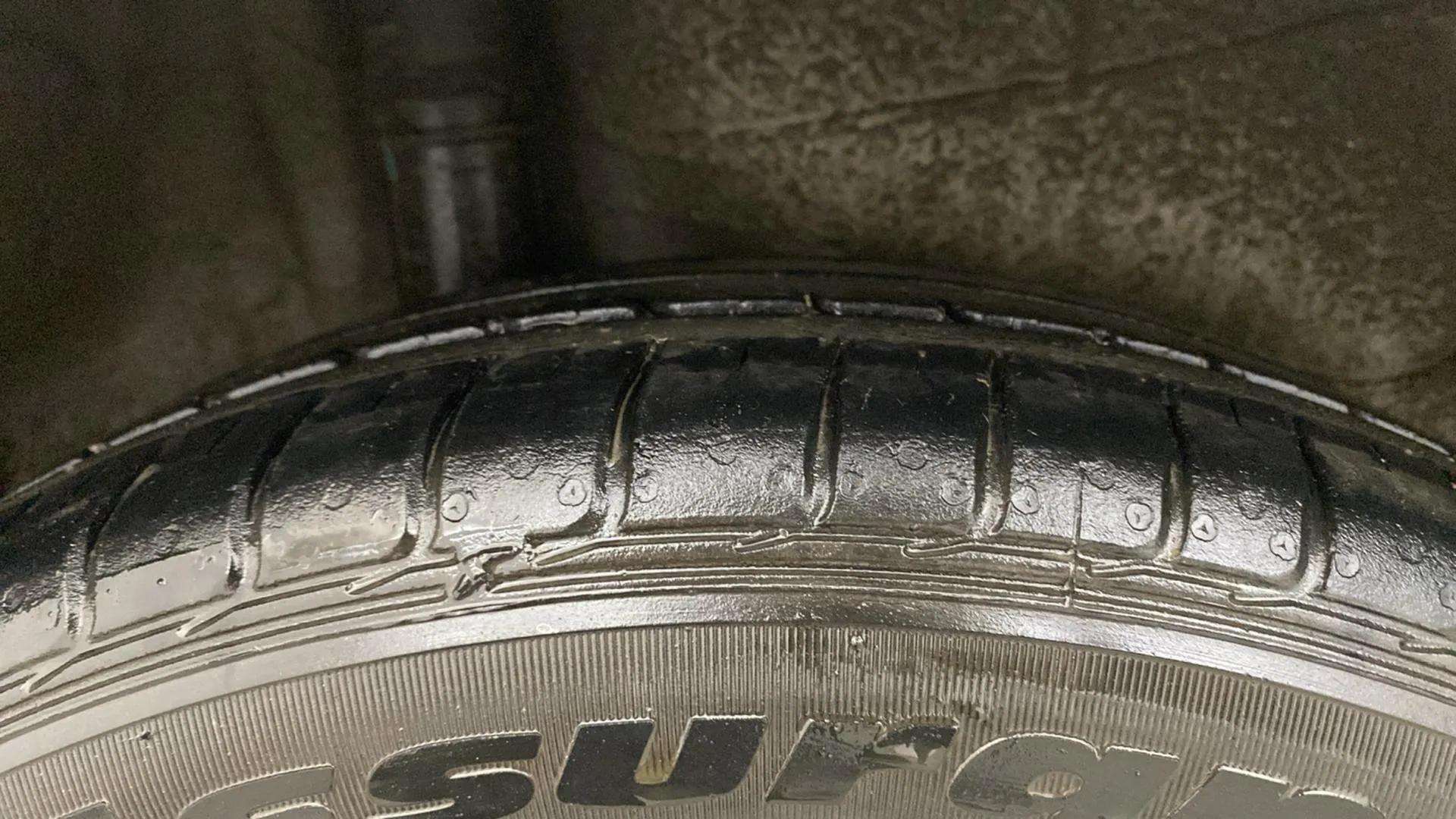 RHS-Rear-Tyre-Tread-19
