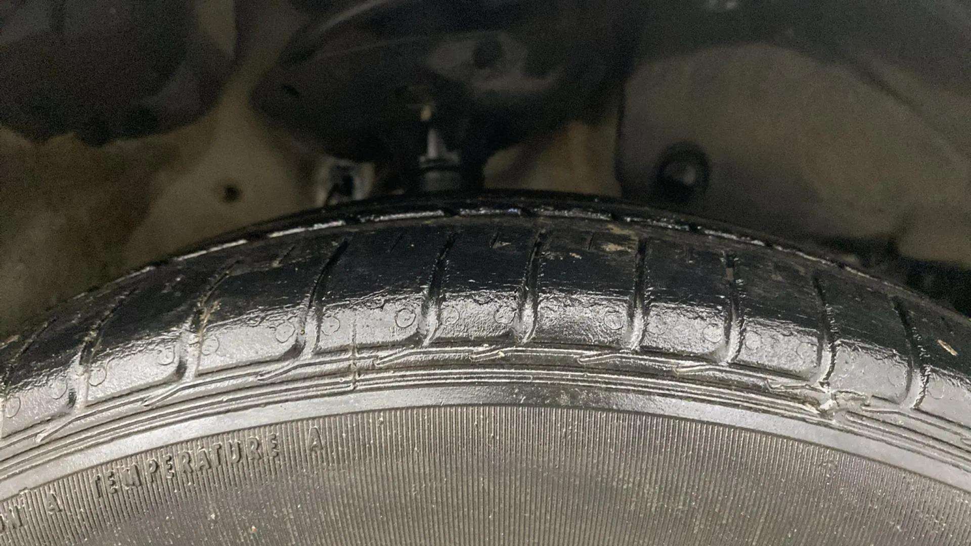 RHS-Front-Tyre-Tread-18
