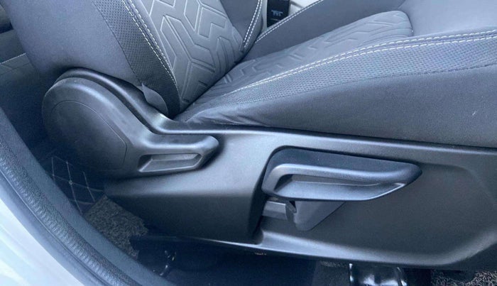 2022 Tata NEXON XZ PLUS PETROL SUNROOF, Petrol, Manual, 30,735 km, Driver Side Adjustment Panel