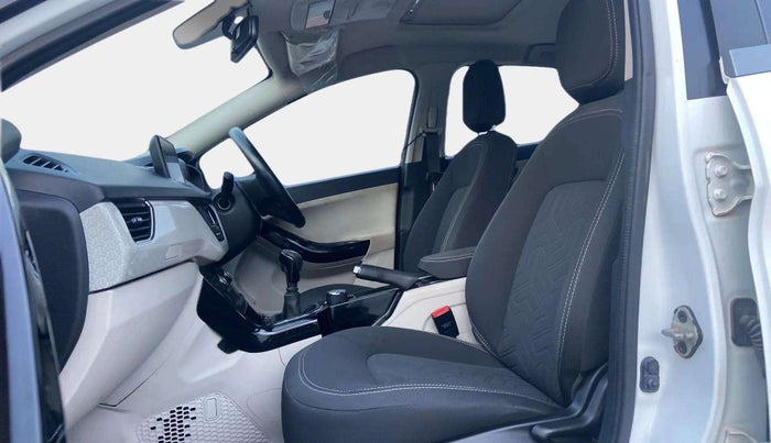2022 Tata NEXON XZ PLUS PETROL SUNROOF, Petrol, Manual, 30,735 km, Right Side Front Door Cabin