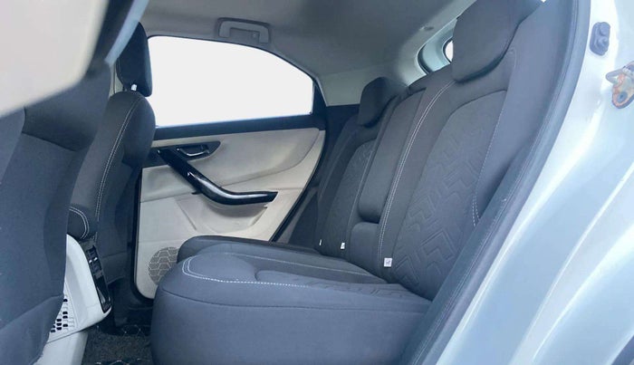 2022 Tata NEXON XZ PLUS PETROL SUNROOF, Petrol, Manual, 30,735 km, Right Side Rear Door Cabin